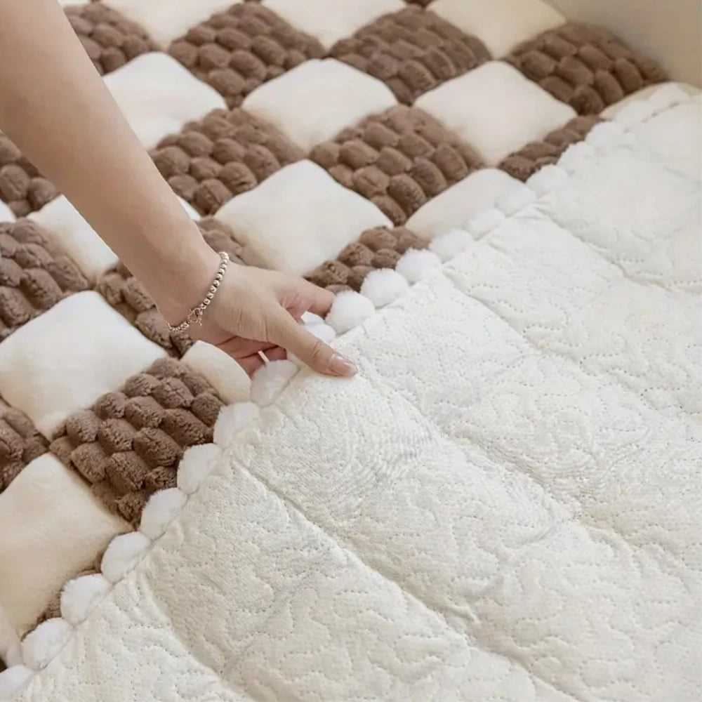 HappyTails™ Plush Travel Bed – Washable Car Mattress for Stress-Free Pet Trips